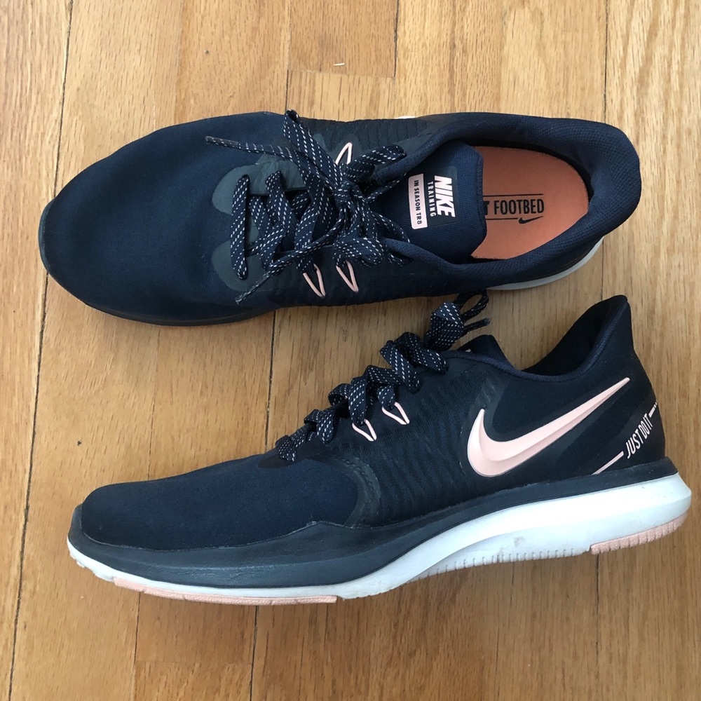 Nike sneakers, (9) never worn!